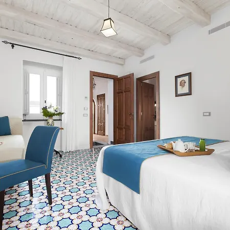 Palazzo Delle Grazie 4* 소렌토